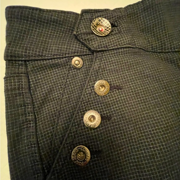 Foxy Jeans Size 5 shorts - black & white plaid pattern. Two sets of Side buttons - Picture 4 of 7